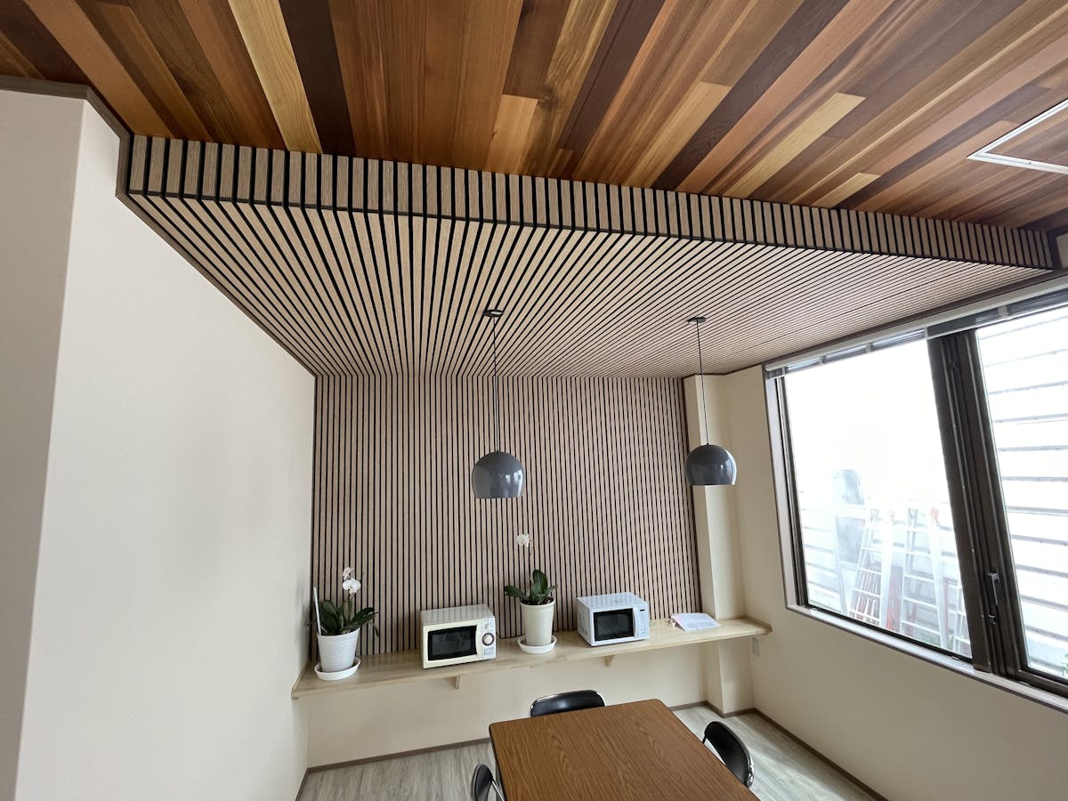 オフィスリフォームの施行事例|レッドシダー