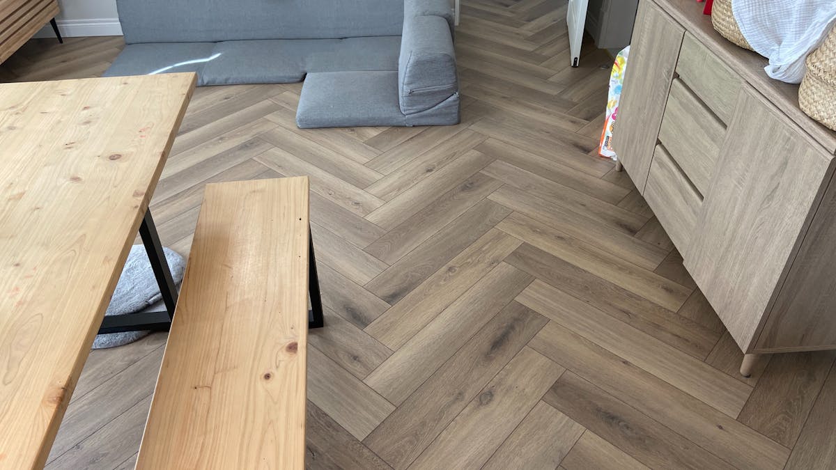 KRONOTEX|HERRINGBONE D3766 洋室の写真