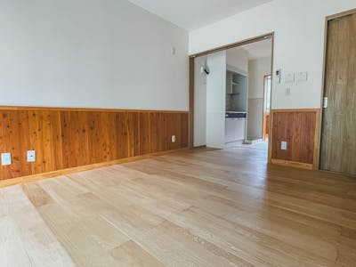 老人ホーム施設リフォーム施工事例｜複合オーク120mm幅