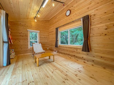 ログハウスの施工事例｜パイン