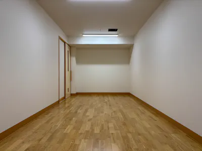 保育園部屋改修の施工事例｜オーク75 UV プレミア 床暖対応