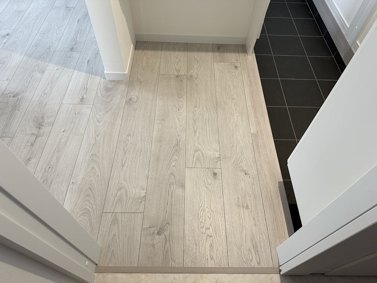 ラミネートフローリングKRONOTEX|EXQUISIT D3223施工事例