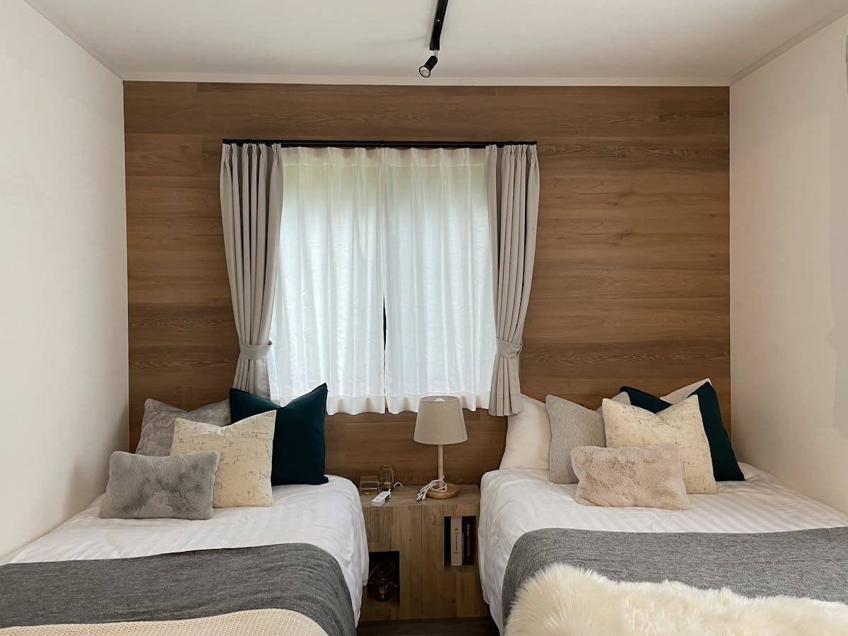 ラミネートフローリングKRONOTEX|EXQUISIT D2805某宿泊施設の施工事例