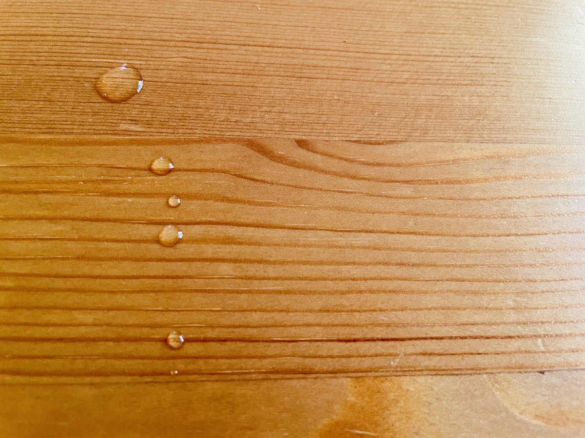 フローリング 水 染み込む