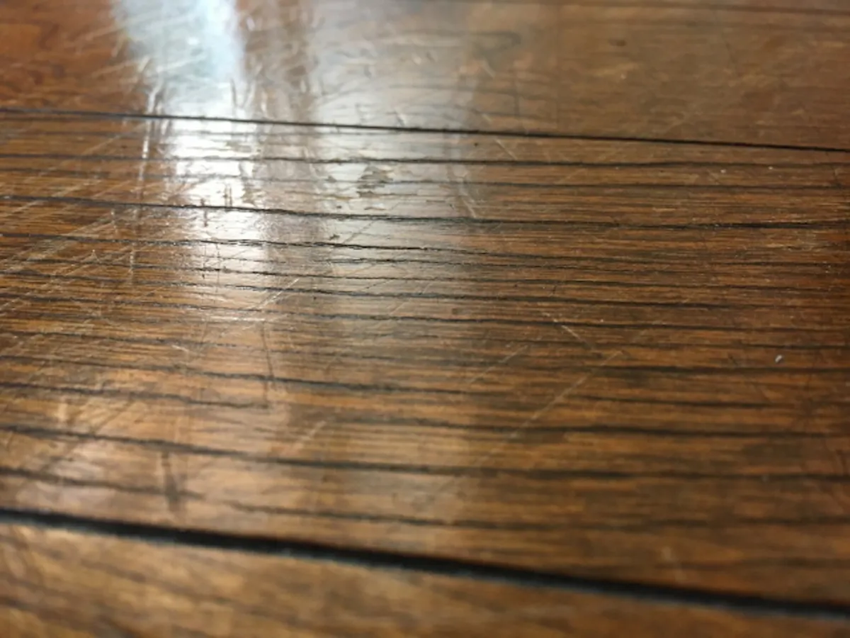 フローリング　傷
